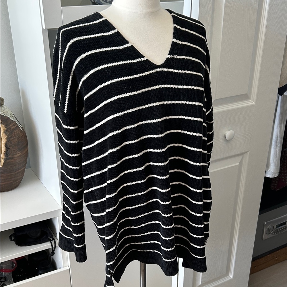 Eileen Fisher chenille tunic, black & white stripped